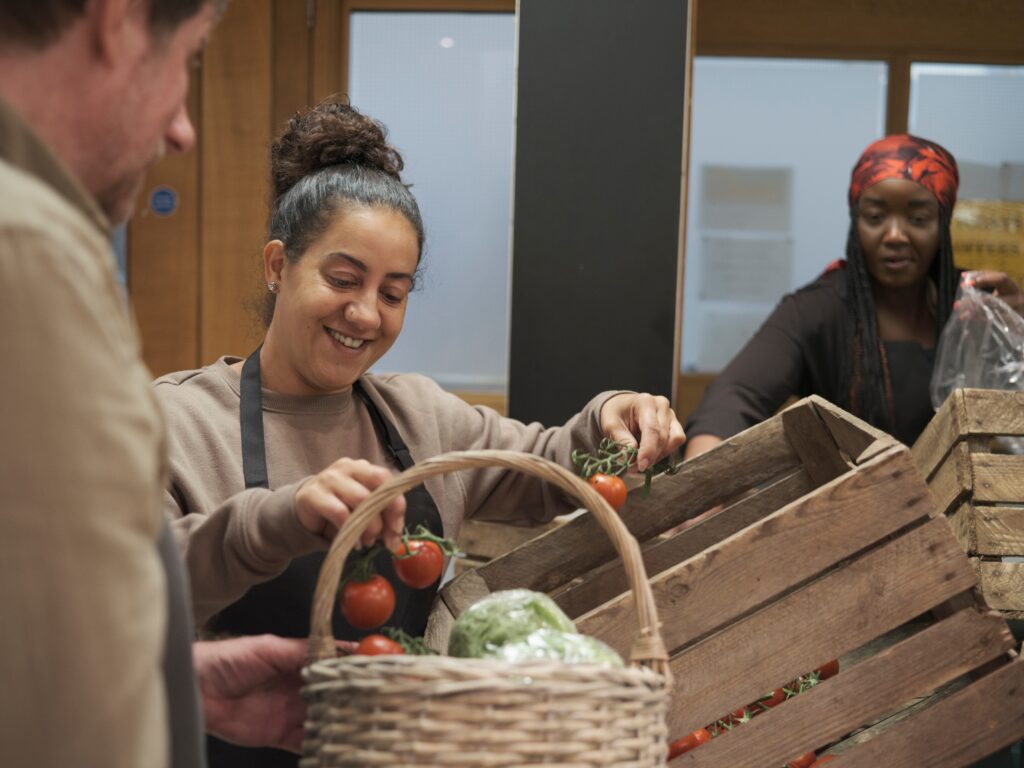 Ayuda Mutua: Cómo ubicar redes de apoyo en su comunidad