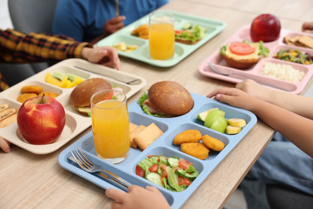 Comidas escolares y carga pública: lo que las familias deben saber